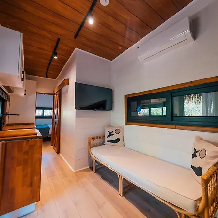 Feronia Θέρετρο Masukiye